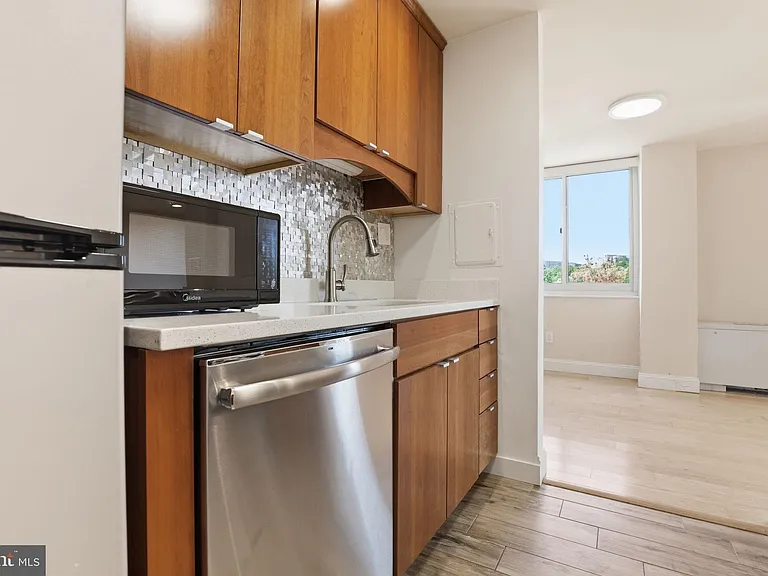 4520 King St #804 — Photo 6