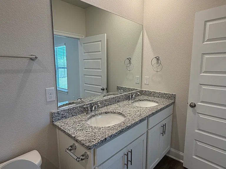 13820 Shea Cir — Photo 17
