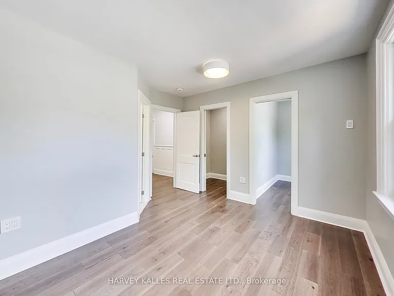338 Markham St — Photo 14