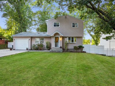 32 Janice Lane, Selden, NY, 11784