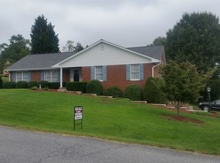5007 Labradore Dr, Roanoke, VA 24012