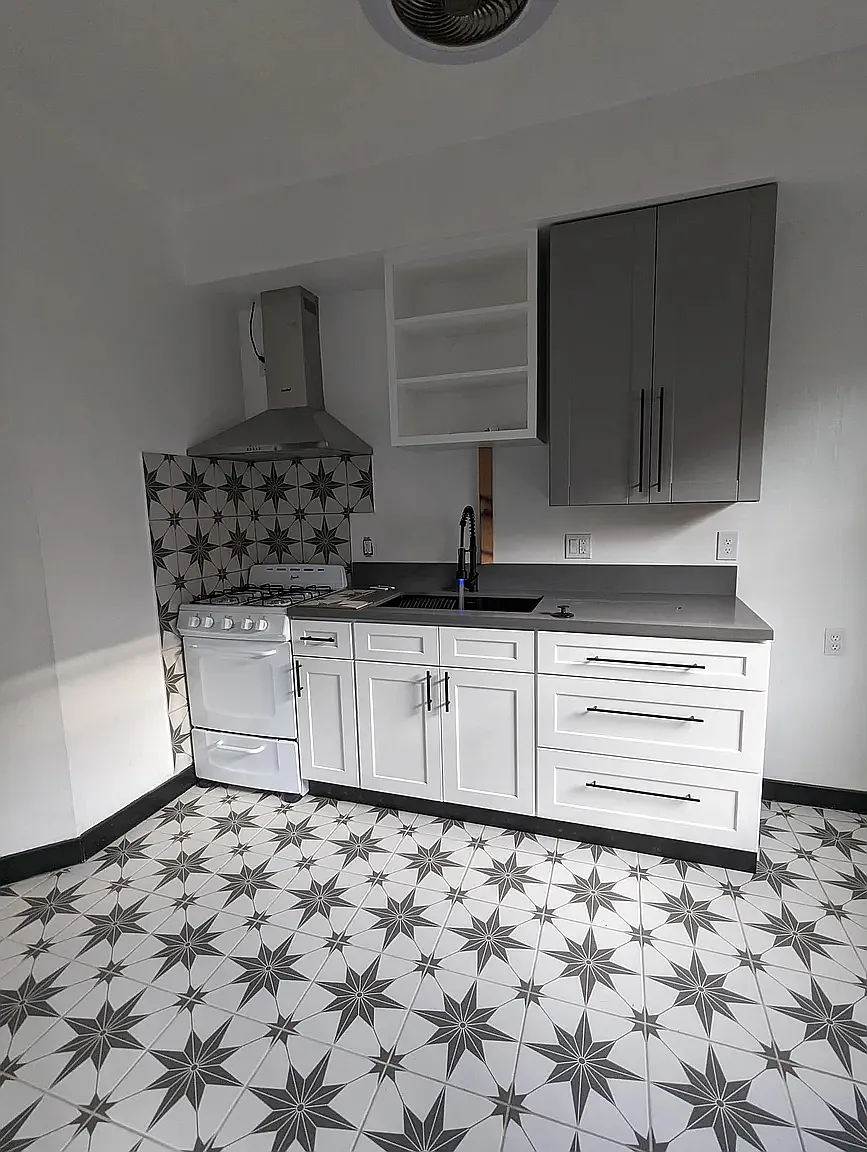 2 bed, 900 sqft, $2,800 — Photo 4