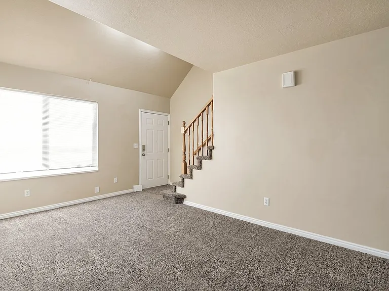 854 Easy St — Photo 4