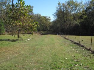 E 972nd Rd, Vian, OK 74962