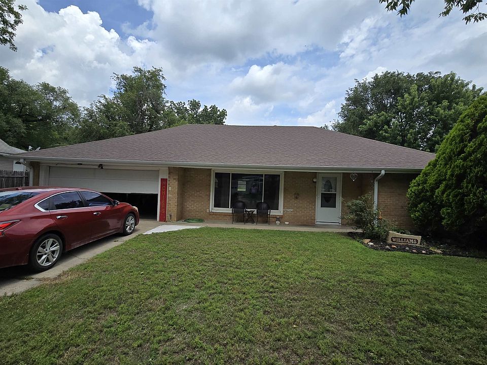 1st image of 1816 E 8th Ave