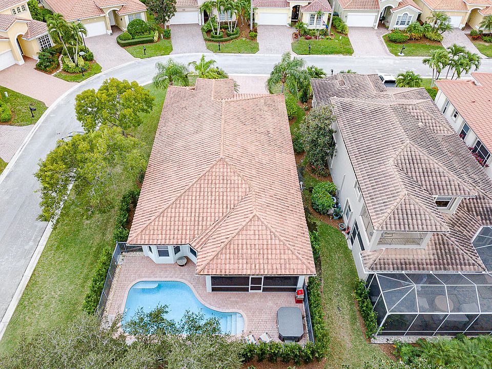 1st image of 772 SW Pebble Lane