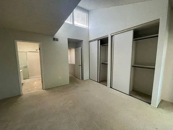 Cambridge Court Townhomes — Photo 13