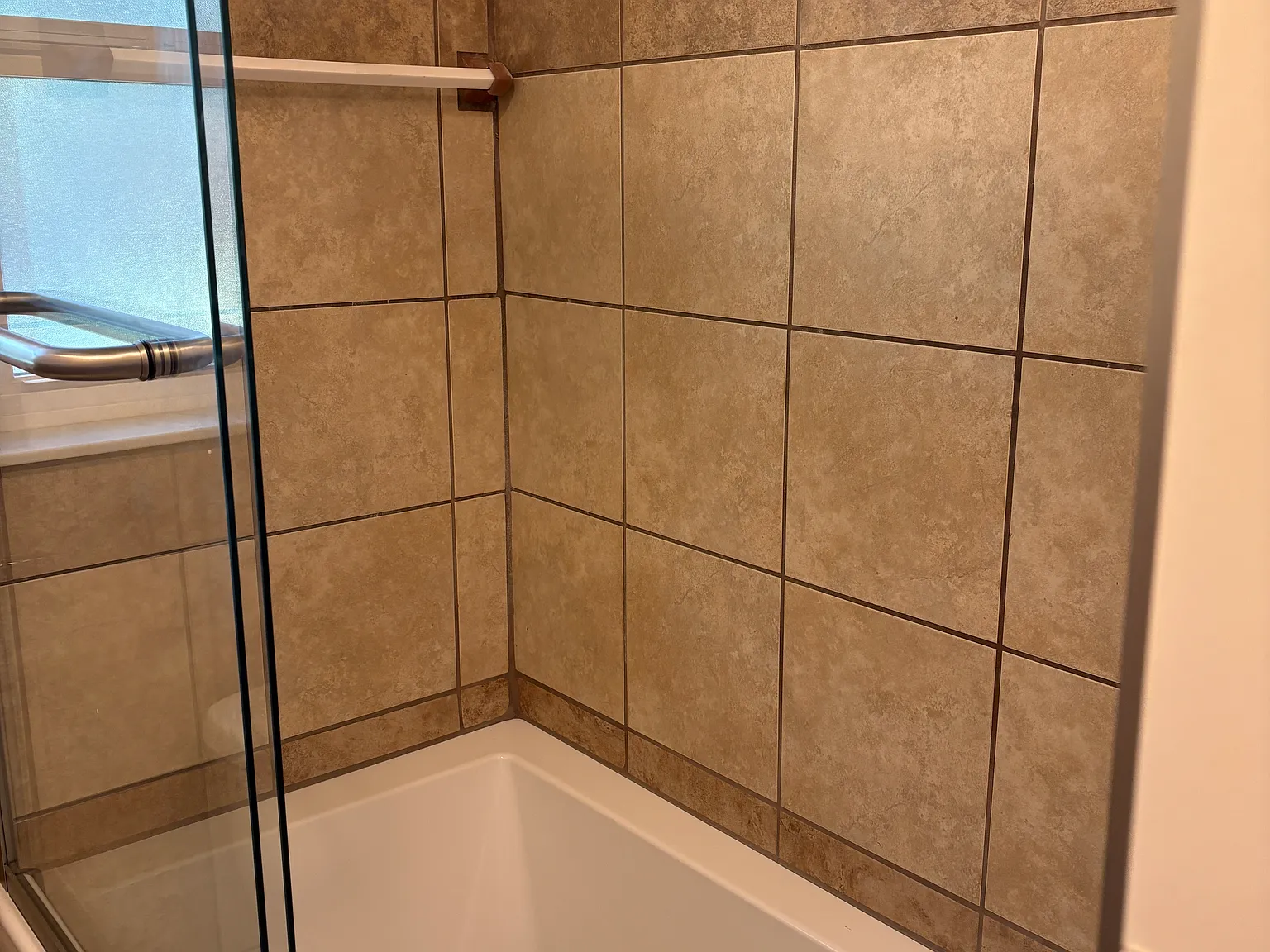 3 bed, 1.5 bath, 2066 sqft, $1,795 — Photo 4