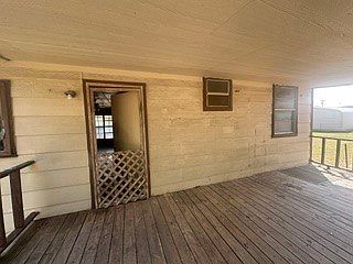 5th image of 163 Marcy Ln
