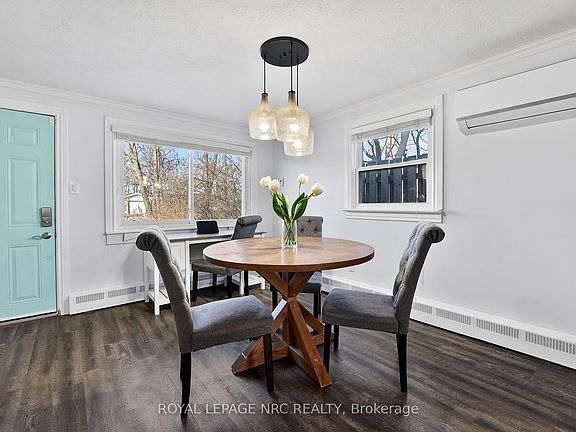 4th image of 3767 Summit Ave