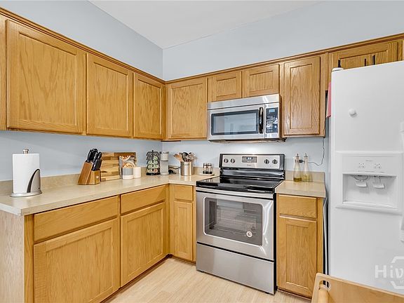 4th image of 69 Chapel Lake Dr N