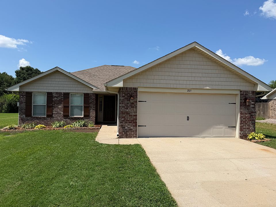 1st image of 205 Waxmyrtle Dr