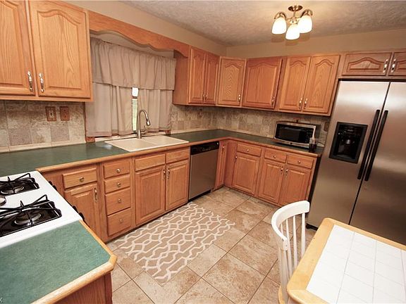 5th image of 3598 Huntington Cir