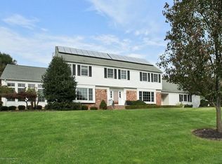 16 Longview Dr, Holmdel, NJ
