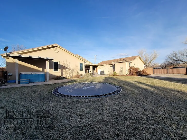 255 S 1150 W — Photo 41