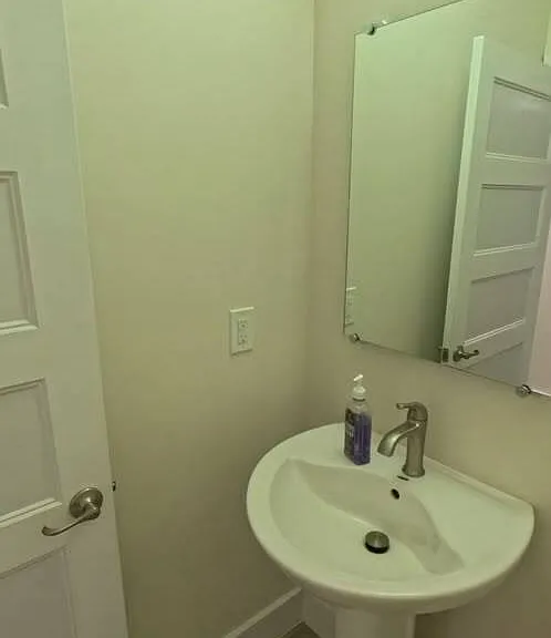 405 B St — Photo 9