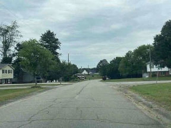 Exterior Neighborhood (street photo)