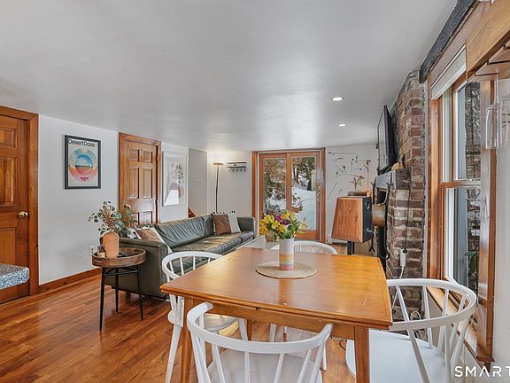 5th image of 7 Peaceable Street