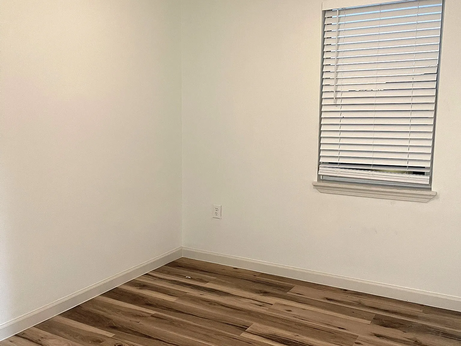 2 bed, 820 sqft, $950 — Photo 2