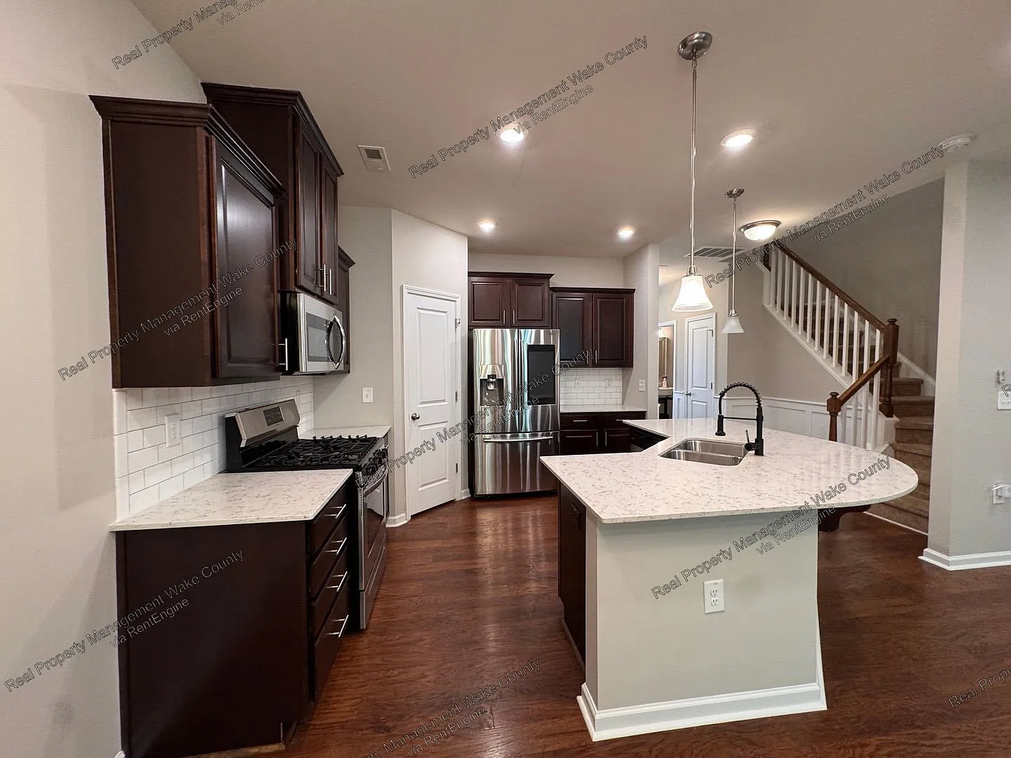 3 bed, 2.5 bath, 1611 sqft, $1,995 — Photo 4