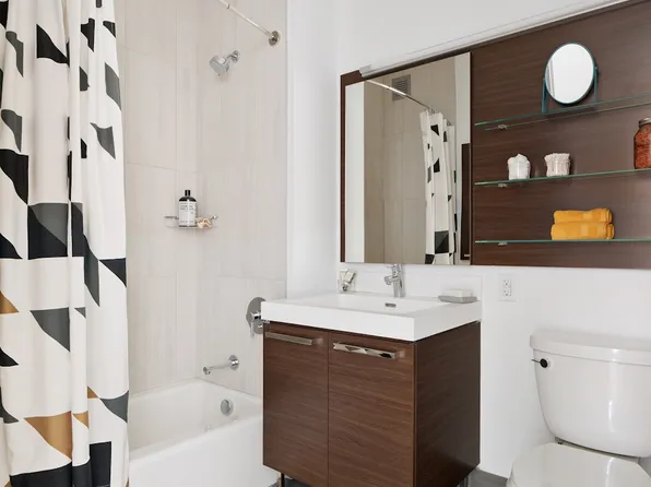 43-22 Queens Street image 5 of 11