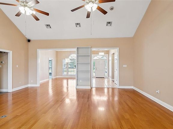 4th image of 3800 Lake Des Allemands Dr
