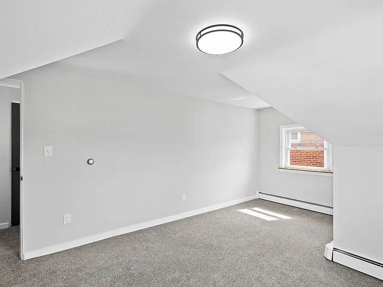 826 Miller Ave — Photo 17