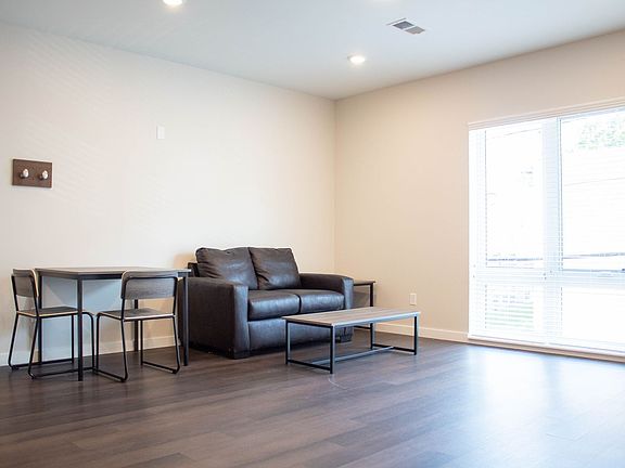 4th image of 510 E White St #73aab84e8