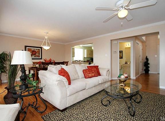 4th image of 2321 Hunters Crest Dr