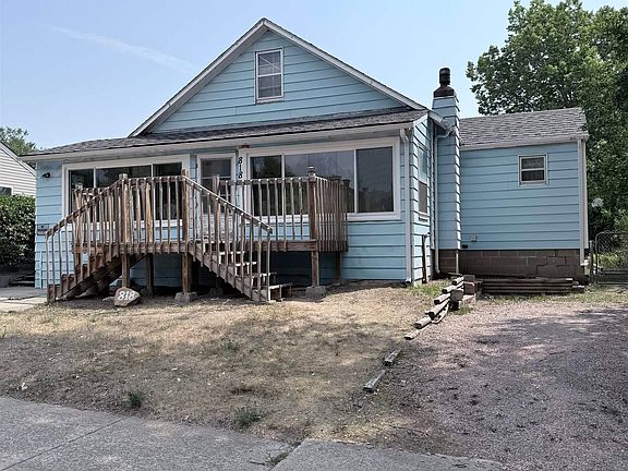 2nd image of 818 Allen Ave