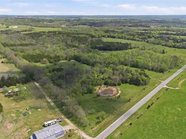 1 County Road 1077, Parker, KS 66072