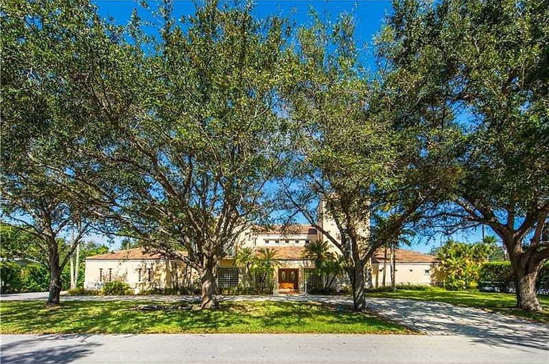 Pinecrest Contemporary Designed Home