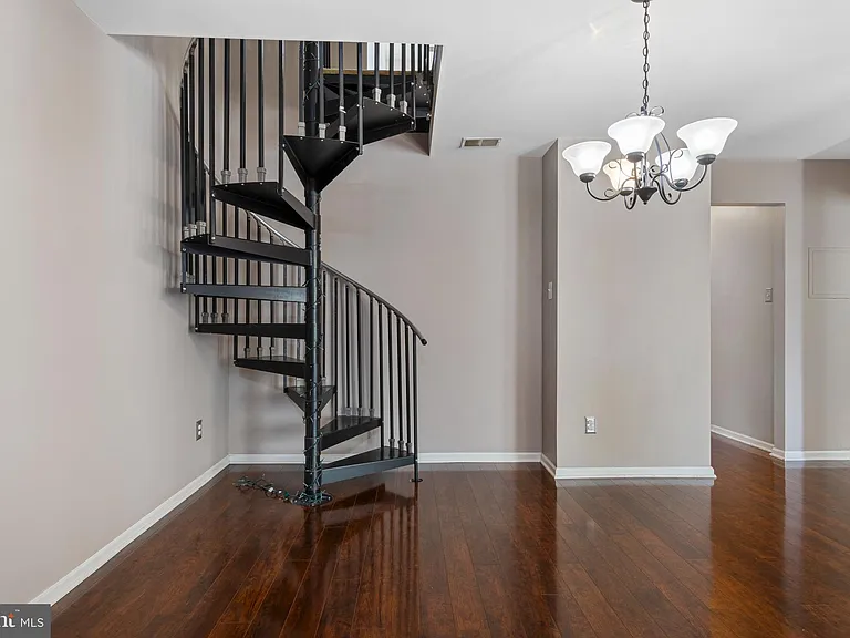 312 Riverbirch Cir #802 — Photo 19