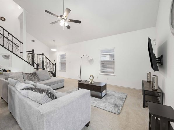 5767 Wandering Creek Dr, Richmond, TX 77469
