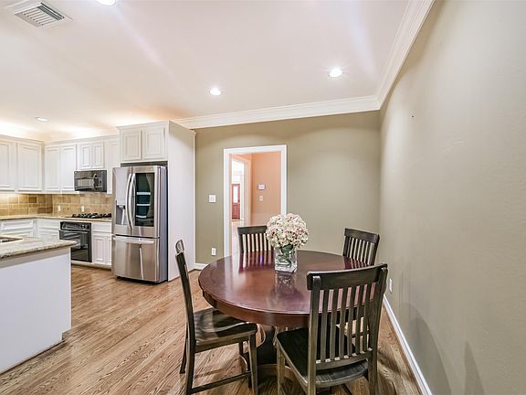 5th image of 227 McGowen St