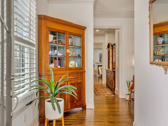 4th image of 9124 Keats St