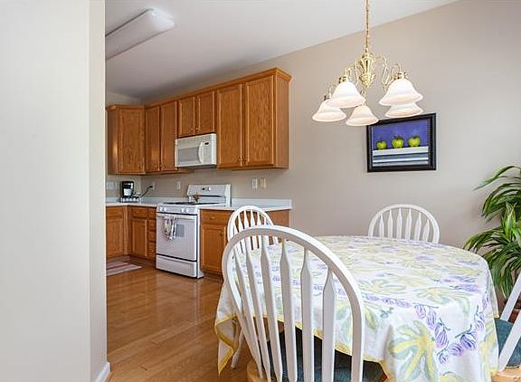 3rd image of 5908 Park Creste Dr #5908