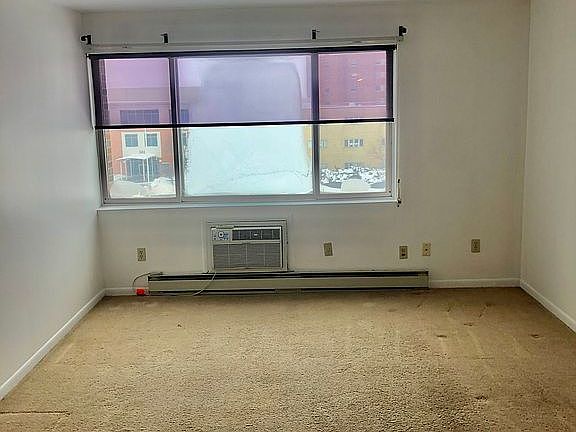 4th image of 222 N Madison St #516