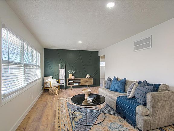 4th image of 10709 Bennington Ave
