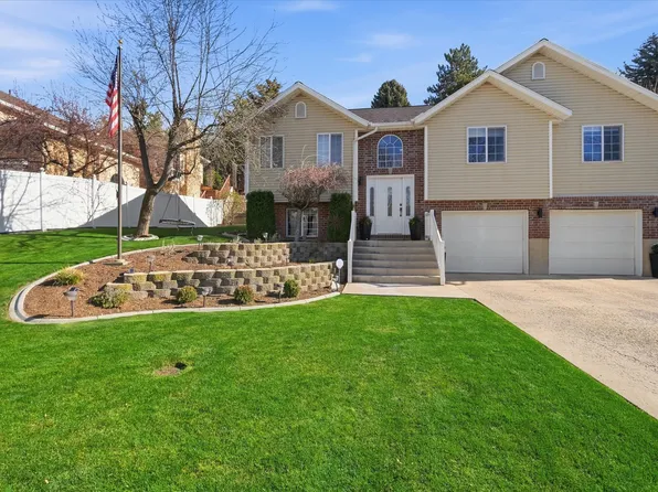 1131 E Lamplighter Dr, Logan, UT 84321