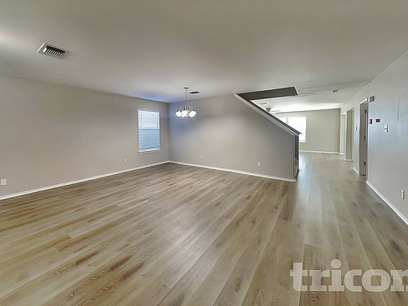 3rd image of 4120 Wensledale Dr