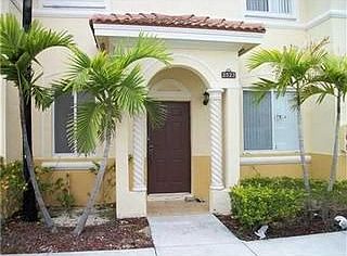 1st image of 2523 SE 11th Ct