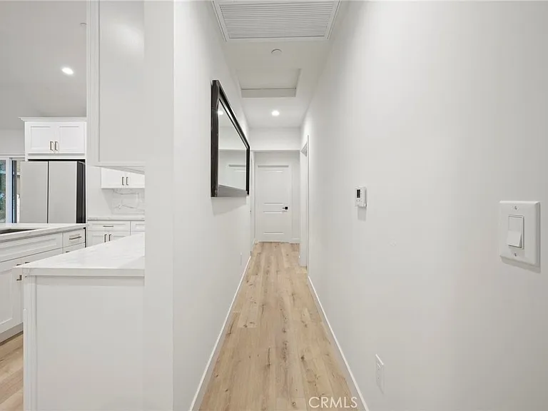 5865 Tobias Ave — Photo 12