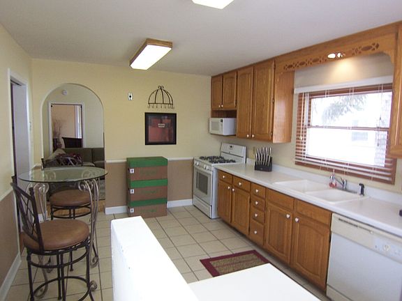 5th image of 35 W Franklin Ave APT 1