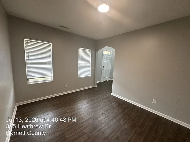 395 Heathrow Dr — Photo 11