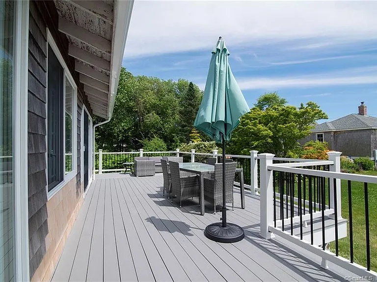 71 Noyes Ave — Photo 4