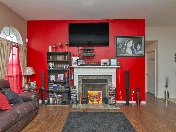 4th image of 11317 Mia Cir