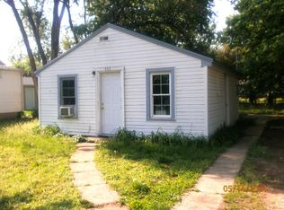 911 Maple Ave, Salina, KS 67401
