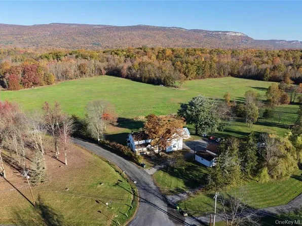 4 Low Road, Wallkill, NY 12589