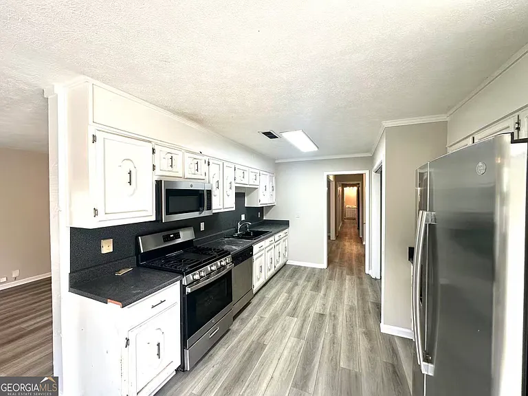 100 Lakeview Ln — Photo 12